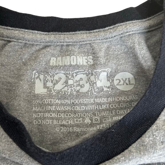 Ramones Band Tee Seal Graphic Gray Short Sleeve Banded Collar Sleeves Size 2XL - Picture 4 of 5